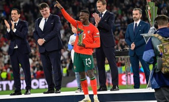 进球+封杀亚马尔！葡飞翼当选欧国联MVP 加冕世一左