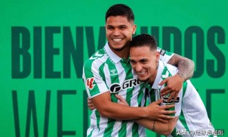 亿元先生变2000万！巴西边锋出大招，曼联球迷生气，西甲劲旅开心