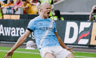 哈兰德双响，超越快乐男孩！新援传射建功，曼城4-0狼队夺开门红