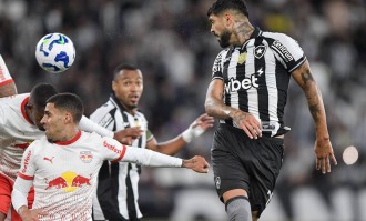 2025年金球奖俱乐部提名全解析：巴萨能否打破无冠魔咒？