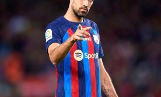 布斯克茨宣布退役，足坛再无“影帝”！梅西感慨失去得力搭档