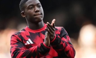 索要10倍薪资未果！曼联20岁中场新星不满，两日内决定自己的未来