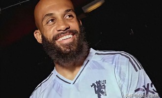 黑锋双煞解散！姆贝乌莫年薪800万镑加盟豪门，维萨罢训离队情有可原