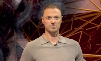 曼联官宣名宿离队，揭秘半年就辞职原因！曝拜仁5000万争红魔新帝星