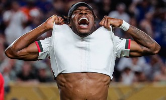 阿森纳豪掷5200万英镑签马杜埃克：胜负未卜的豪赌还是未来之星？