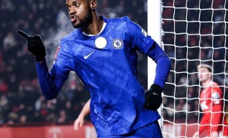 狂轰5球+终结5场不胜！切尔西新帅首秀大胜，将对决阿森纳