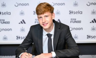 挖角利物浦！纽卡官方：利物浦16岁小将艾萨克-莫兰加盟球队