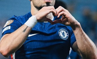 切尔西夺冠后加强引援，内托展示三座奖杯，赛季表现足够关键