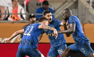 世俱杯史诗之战：新月4-3淘汰曼城，FIFA主席惊讶不已