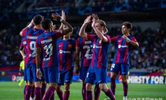 欧冠消息：10人那不勒斯败给曼城！拉什福德2球助巴萨客大胜纽卡