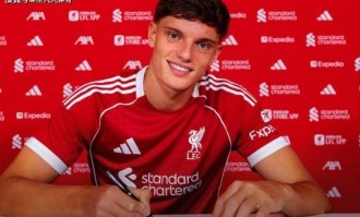 利物浦开门红后火速签约新中卫：18岁意天才加盟，身材高大速度快