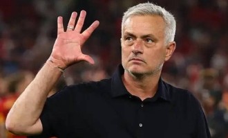 波尔图7连胜领跑，穆帅争冠路艰难