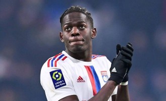 据报道：利物浦考虑以7400万英镑的解约条款签下德甲俱乐部后卫