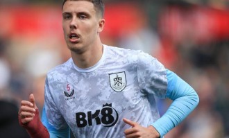 罗马诺：艾斯特福与伯恩利达成续约，新合同有效期至2030年6月