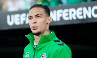 1亿水货觉醒！安东尼自降30%薪水也要逃离曼联真爱竟是这西甲队？红魔球迷集体破防了！