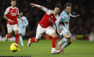 英超-梅里诺传射萨卡破门 赖斯伤退阿森纳2-0小蜜蜂5分领跑