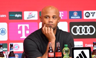 杰克逊转会风波：拜仁队徽现身，未来去向成谜！