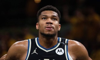 均薪超7000万!若字母留队 明夏有资格签4年2.9亿美元合同