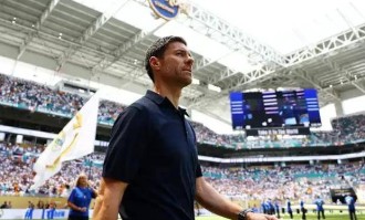 皇马夏窗疯狂烧钱！曝1.45亿双星离队，锁定1.3亿后腰+两大强援！