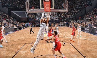 爱德华兹13+2文班空砍14+6 美国星辰队胜世界队