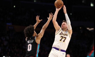 东契奇36+9+8詹姆斯26+7+10 湖人逆转灰熊