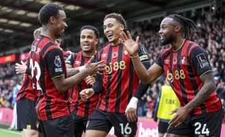 一场2-0诞生英超最大黑马，夏窗后防被挖空，如今力压利物浦、曼城排第二