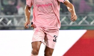 欧冠小组赛战术解析：如何破解曼城的进攻体系？