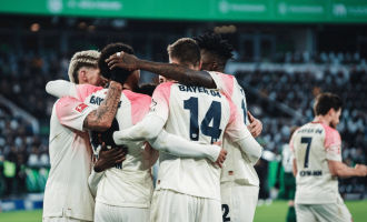 一场3-1踢出3连胜，德甲劲旅征服客场，升到第2，追赶拜仁