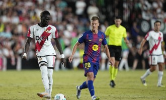 巴萨内部默契？全能球星澄清传言：一切处在掌控中