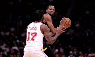 美记:杜兰特和伊森均在和火箭进行续约谈判