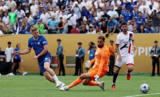 天下无敌神话被切尔西打破后，大巴黎不自信了，要买两名神锋