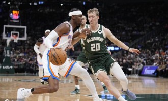 亚历山大40+7+11字母19+14+7 雷霆轻取雄鹿