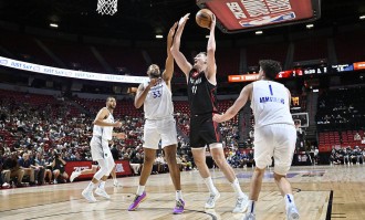 杨瀚森10+5+4+3吕佩尔23+9 开拓者胜勇士迎夏联开门红