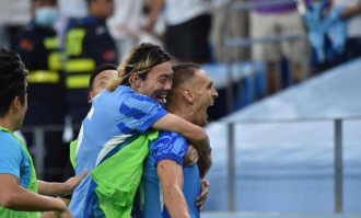 国足好消息！前欧冠主力铁卫自荐免费完成归化，最快年底就能到位