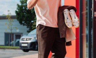 曼联球员首日集训细节曝光，两新援会晤队友！十余人缺席原因揭秘