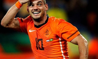 橙色传奇永驻！斯内德41岁诞辰，134战铸就荷兰黄金时代不朽丰碑