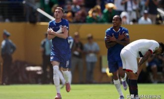 走下神坛！蓝军简单粗暴碾碎巴黎幻梦，简单足球撕碎“无解”神话