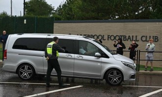 伊萨卡到达利物浦，1.3亿英镑刷新英超纪录，纽卡签2大进攻手