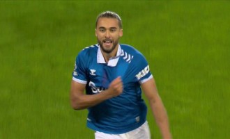 免费空霸表态乐意加盟曼联！拉爵尚未展开谈判，两大障碍制约转会