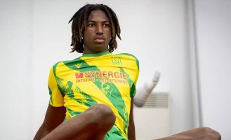 17岁法甲天才中卫成瞩目焦点，巴萨竞争激烈