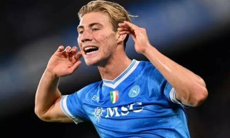 曼联4400万卖霍伊伦德基本谈妥！巨头为转会志得意满，承诺继续买人