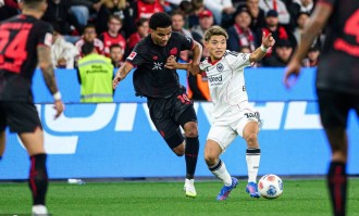 新帅带领9人药厂3-1取德甲首胜 滕哈格治下11打10被绝平