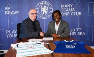 TA：切尔西19岁前锋拒绝续约想离队，曾在队内对抗赛干一线队两球