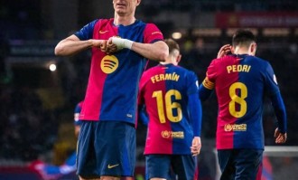 巴萨找到新莱万！17岁小将上演西甲首秀：1米76客串中锋