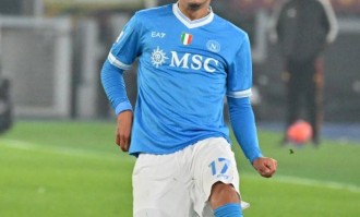 齐尔克泽转会风波：曼联拒绝罗马报价，背后隐藏的市场博弈