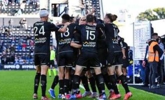 法甲焦点战：巴黎圣曼主场剑指三分，昂热铁桶阵能否全身而退？