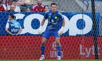 最已阵？曼联奥纳纳替代者首选非巴因迪尔，小将有望在热身赛首发