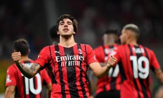 AC米兰延续稳定表现，意甲格局开云更精彩