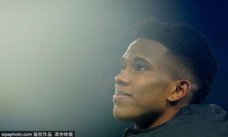 德拉普：巴萨很强但我们知道他们防线提得很高 埃斯特旺前途无量