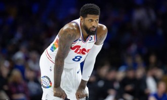 乔治近期训练受伤 已接受左膝关节镜手术